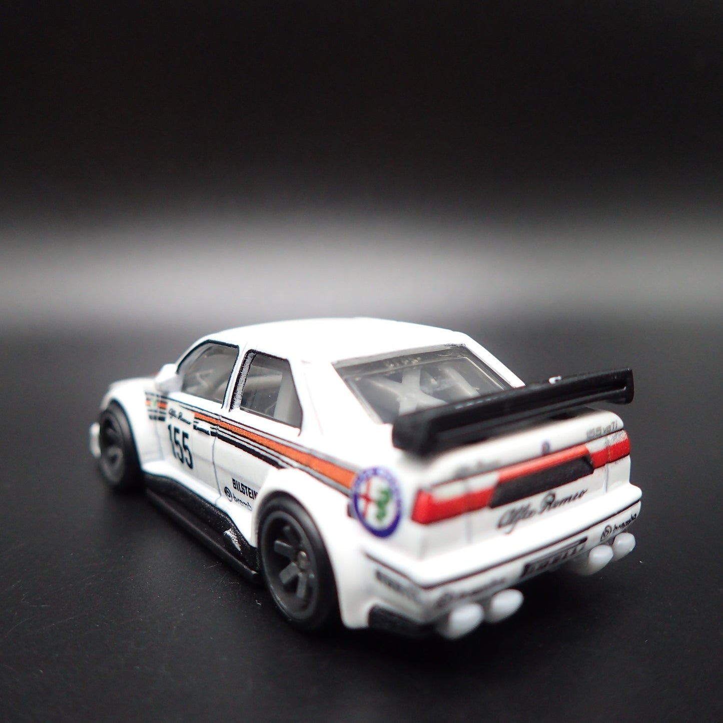 1993-1996 ALFA ROMEO 155 V6 Ti RACE CAR 1:64 SCALE DIORAMA DIECAST MODEL CAR