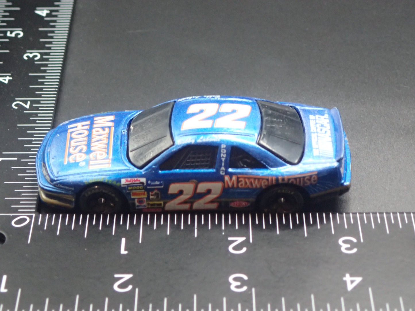 1994 94 PONTIAC GRAND PRIX 22 BOBBY LABONTE NASCAR 1:64 SCALE DIECAST MODEL CAR