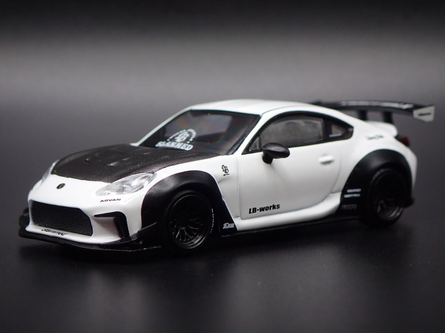 2021-2025 TOYOTA GR86 LB NATION 1/64 SCALE COLLECTIBLE DIORAMA DIECAST MODEL CAR