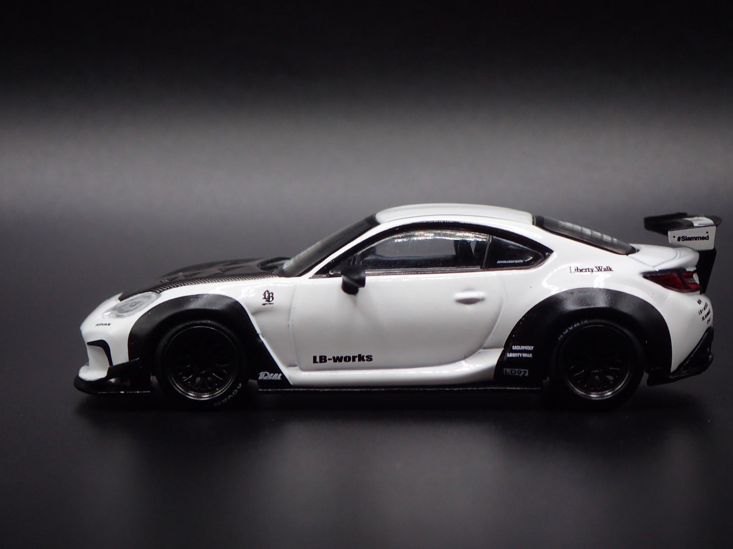 2021-2025 TOYOTA GR86 LB NATION 1/64 SCALE COLLECTIBLE DIORAMA DIECAST MODEL CAR