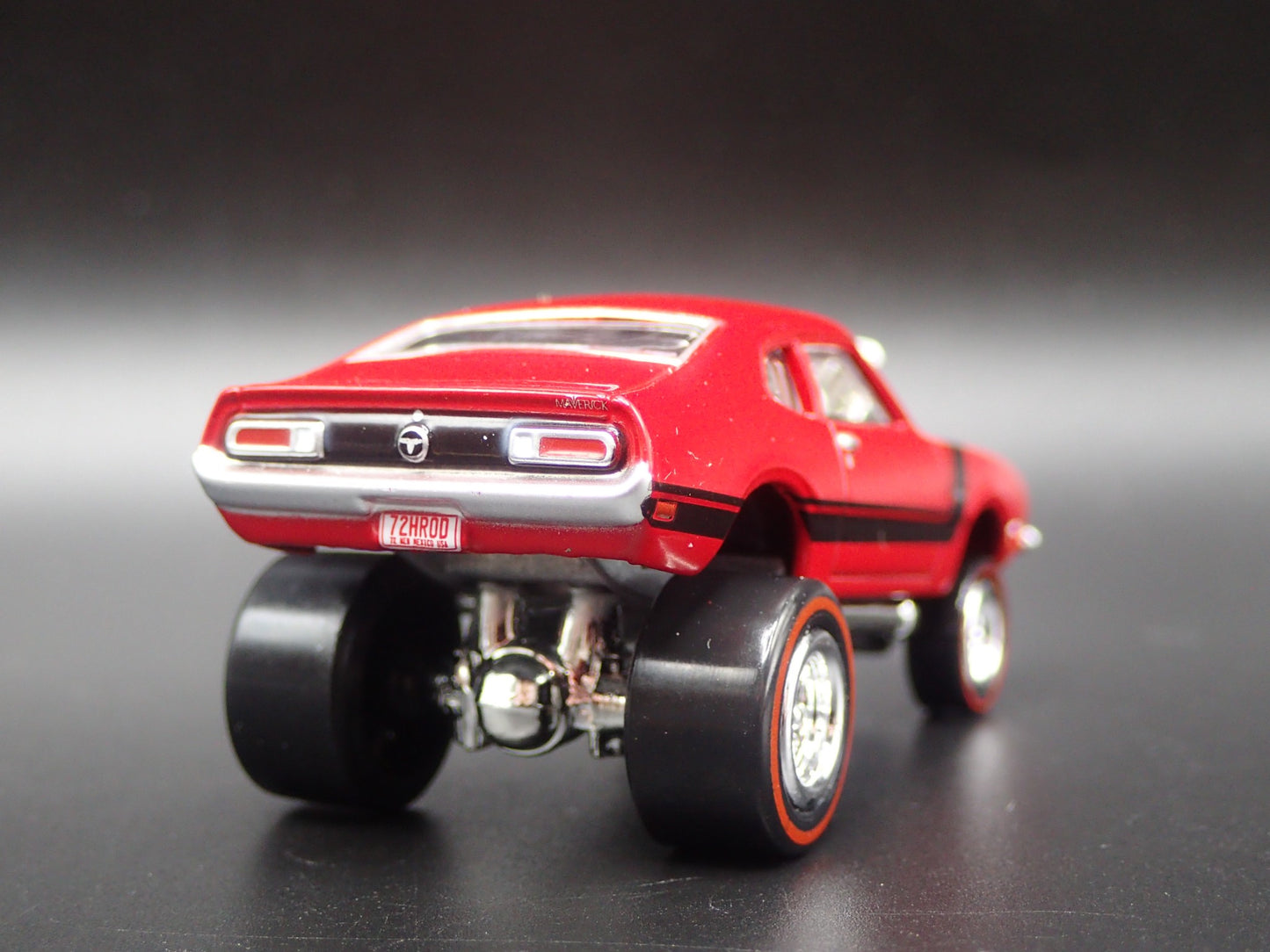 1972 72 FORD MAVERICK ZINGER 1:64 SCALE COLLECTIBLE DIORAMA DIECAST MODEL CAR