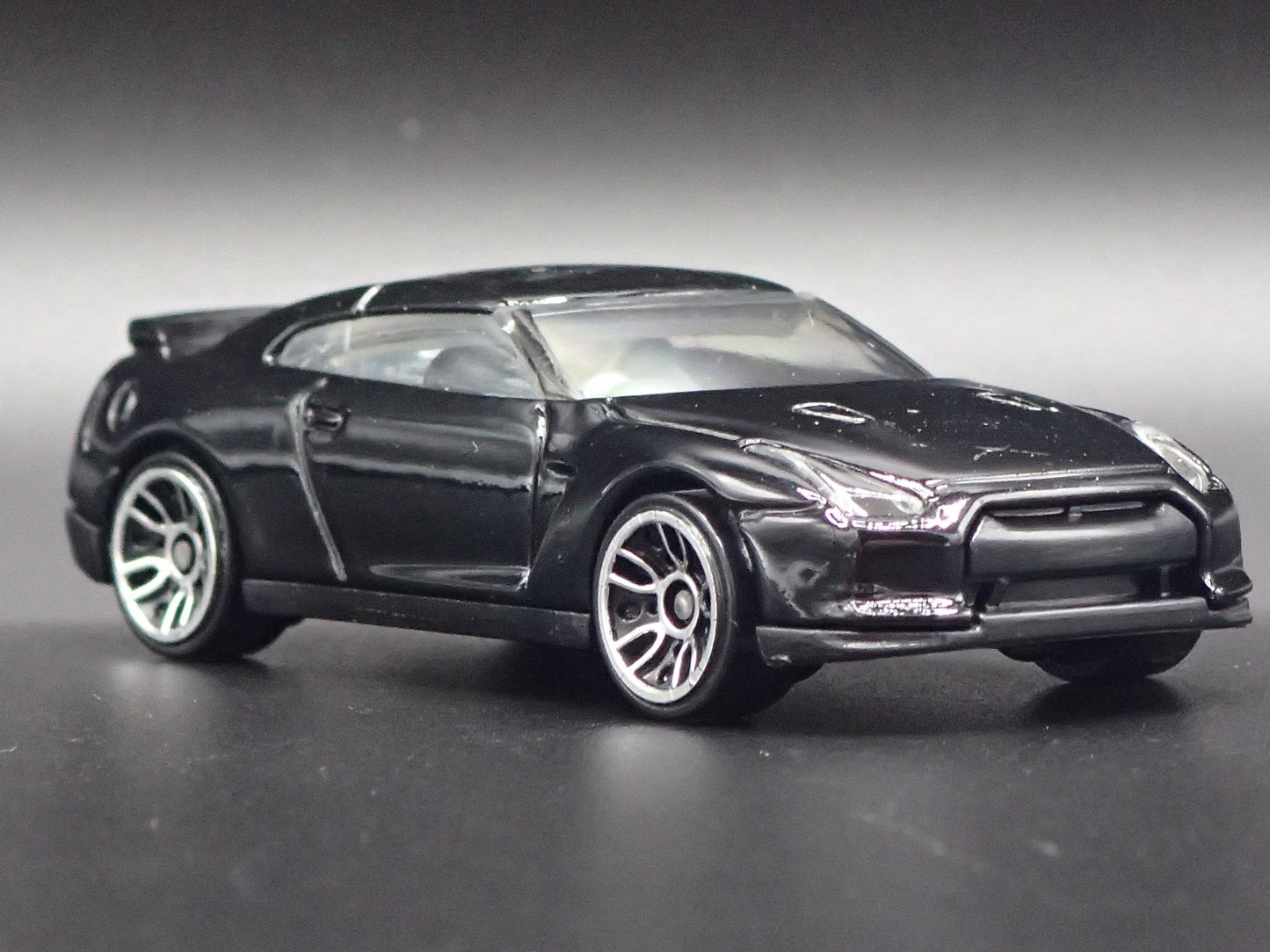 2007-2025 NISSAN GTR R35 SKYLINE BLACK RARE 1:64 SCALE DIORAMA DIECAST MODEL CAR
