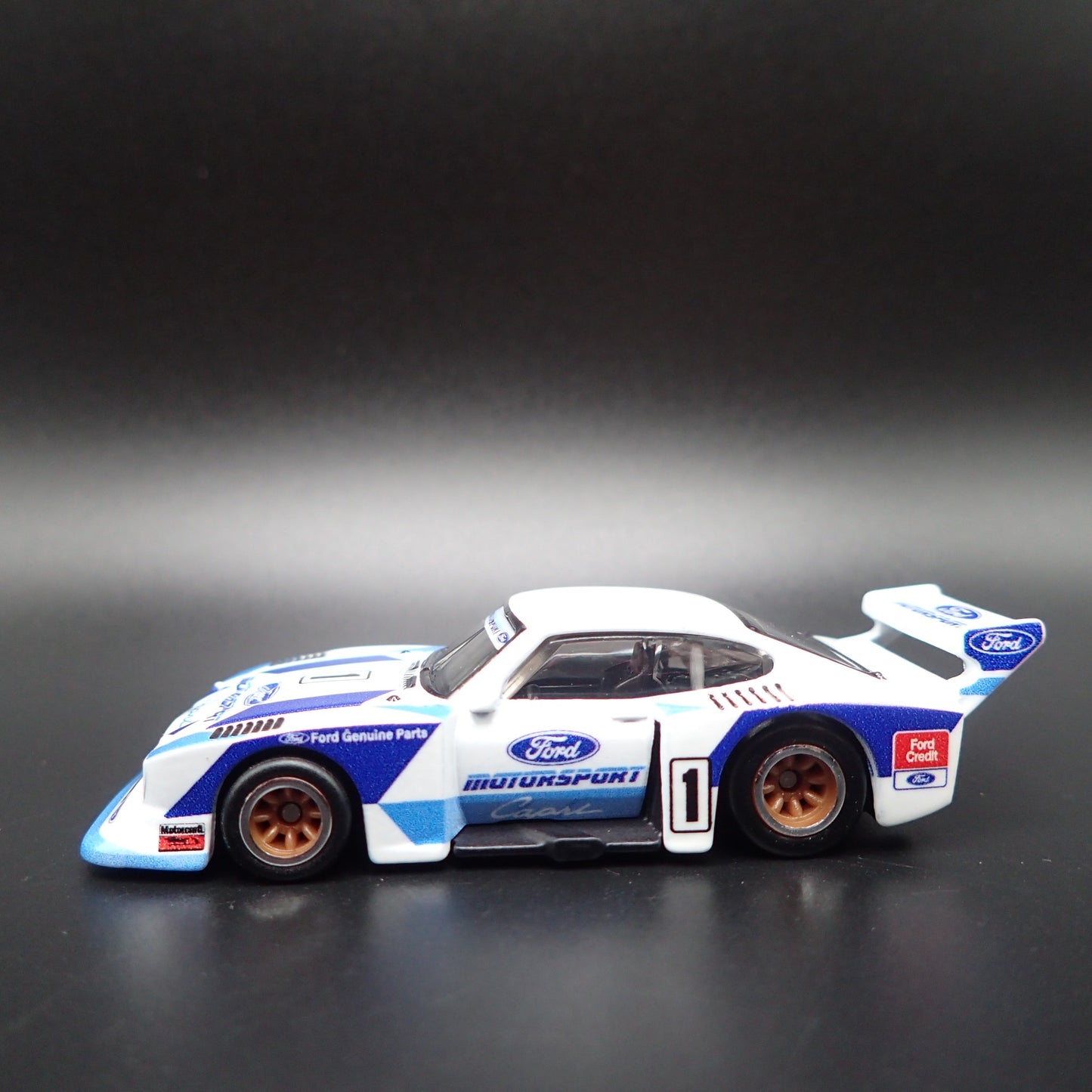 FORD CAPRI Gr.5 RACE CAR RARE 1:64 SCALE COLLECTIBLE DIORAMA DIECAST MODEL CAR