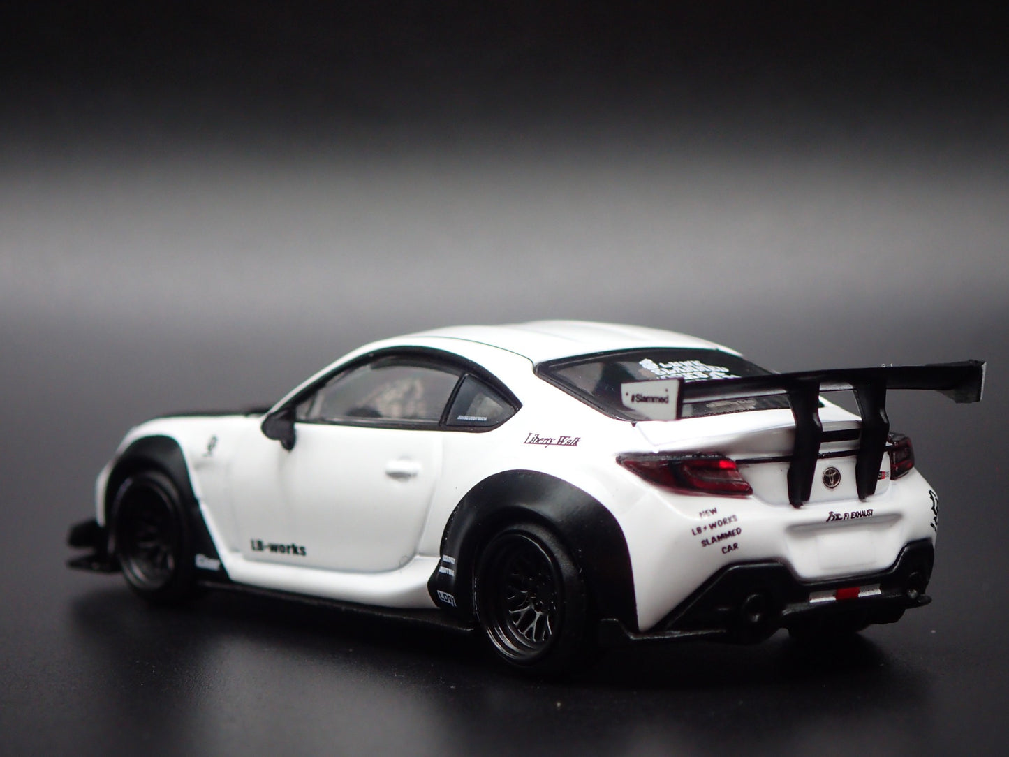 2021-2025 TOYOTA GR86 LB NATION 1/64 SCALE COLLECTIBLE DIORAMA DIECAST MODEL CAR