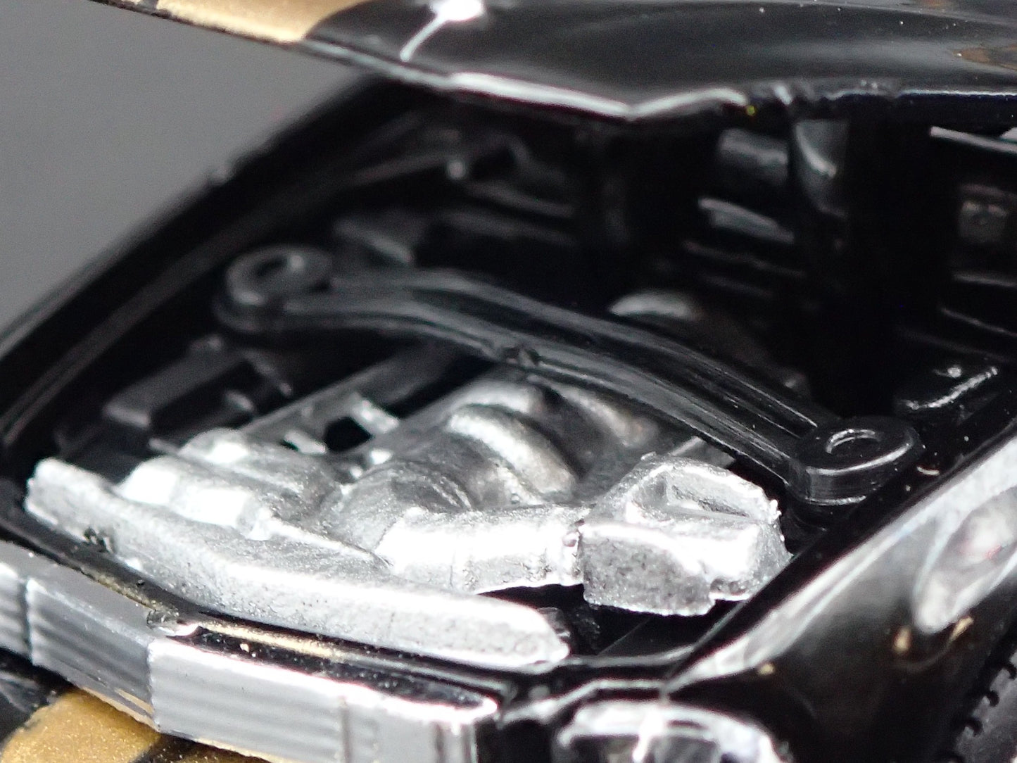 2006 06 FORD MUSTANG GT-H HERTZ 1/64 SCALE COLLECTIBLE DIORAMA DIECAST MODEL CAR