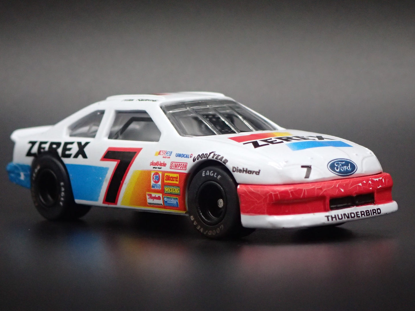 1993 93 FORD THUNDERBIRD 7 ALAN KULWICKI NASCAR 1/64 SCALE DIECAST MODEL CAR