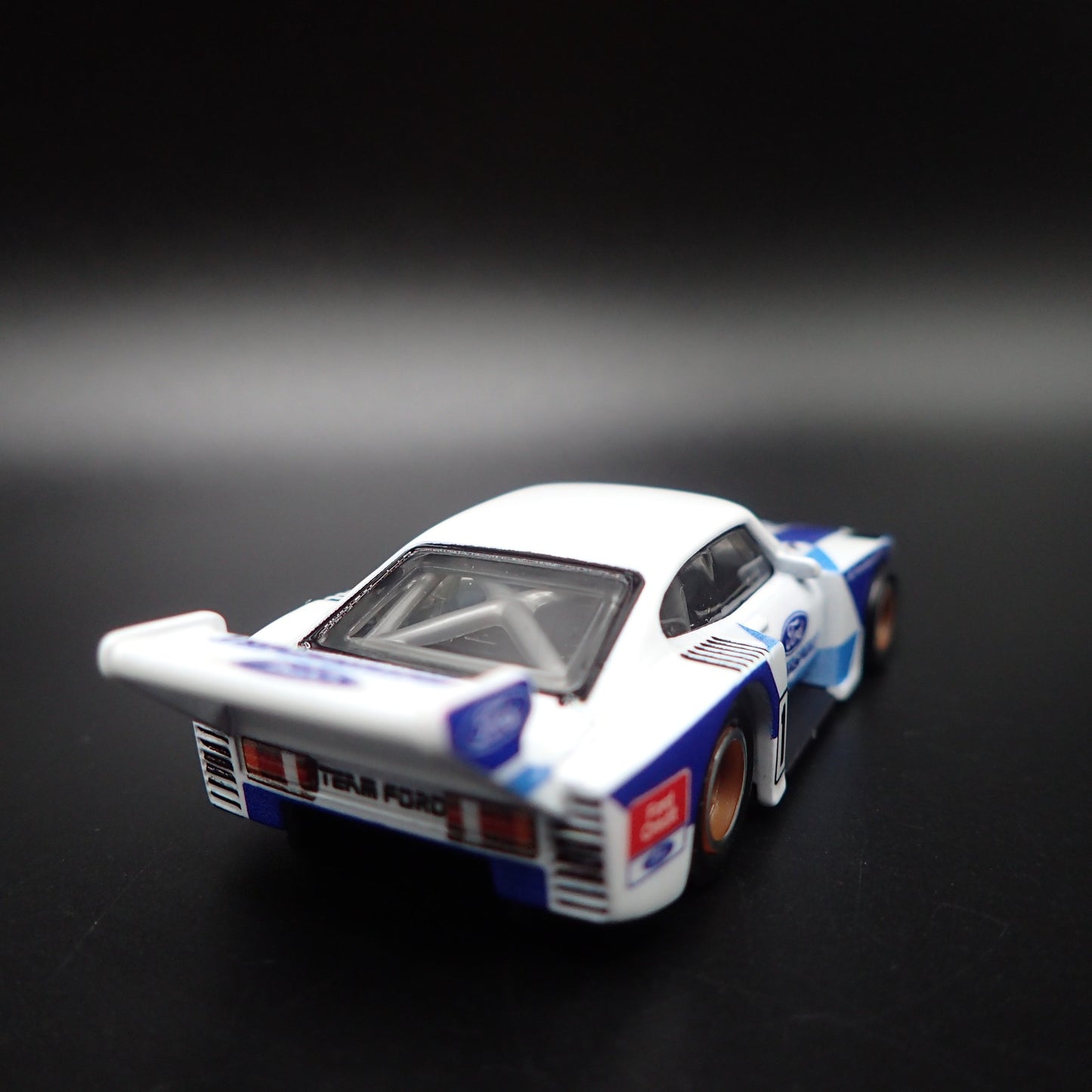 FORD CAPRI Gr.5 RACE CAR RARE 1:64 SCALE COLLECTIBLE DIORAMA DIECAST MODEL CAR