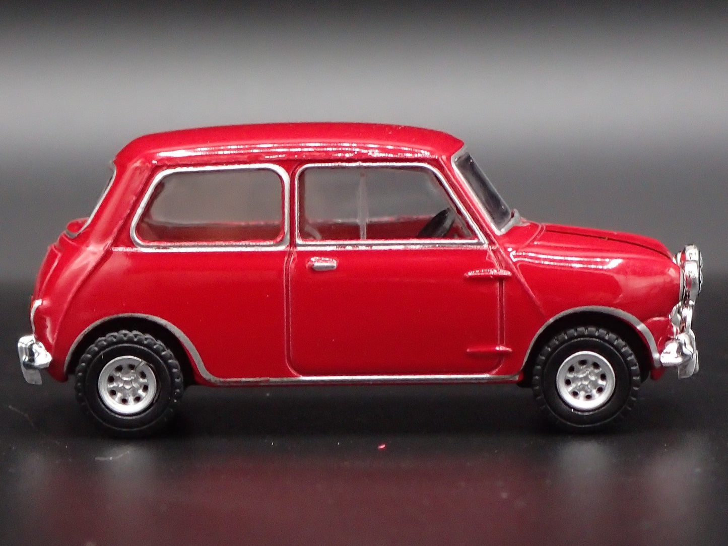 1959-1967 AUSTIN MINI COOPER S MK1 RED RARE 1:64 SCALE DIORAMA DIECAST MODEL CAR