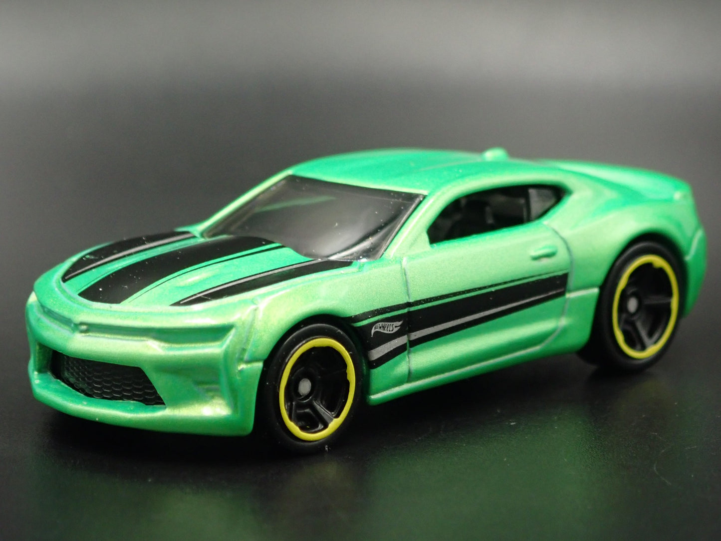 2016-2024 CHEVY CHEVROLET CAMARO SS GREEN 1:64 SCALE DIORAMA DIECAST MODEL CAR