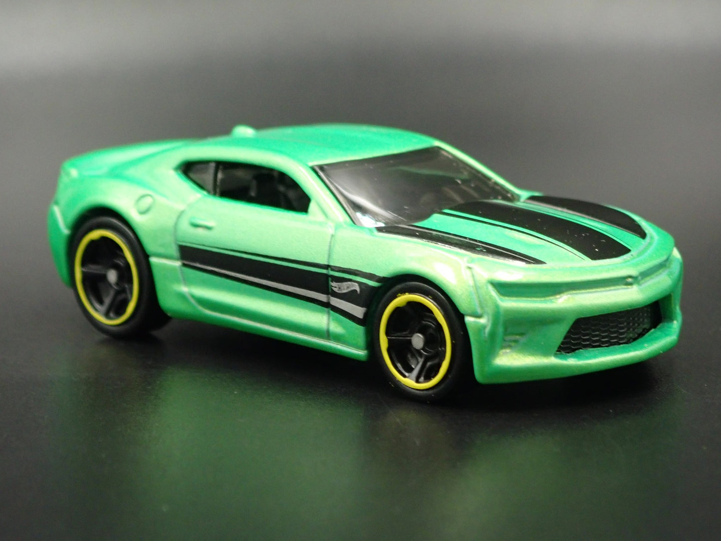 2016-2024 CHEVY CHEVROLET CAMARO SS GREEN 1:64 SCALE DIORAMA DIECAST MODEL CAR