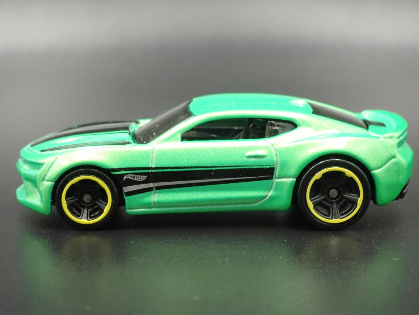 2016-2024 CHEVY CHEVROLET CAMARO SS GREEN 1:64 SCALE DIORAMA DIECAST MODEL CAR