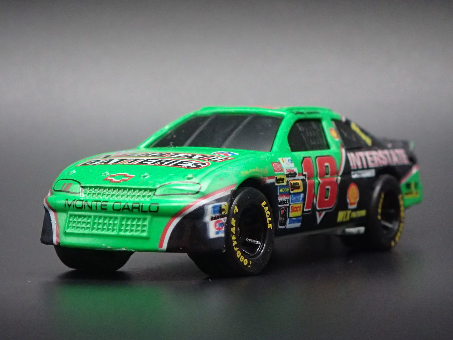 1995 CHEVROLET MONTE CARLO 18 BOBBY LABONTE NASCAR 1:64 SCALE DIECAST MODEL CAR