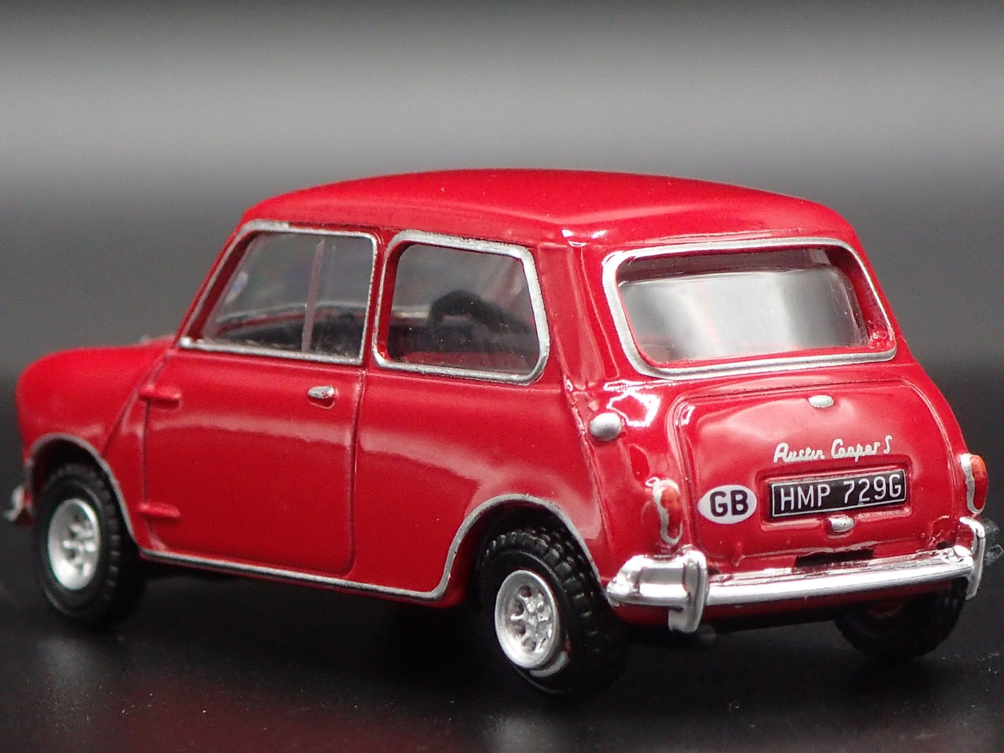 1959-1967 AUSTIN MINI COOPER S MK1 RED RARE 1:64 SCALE DIORAMA DIECAST MODEL CAR
