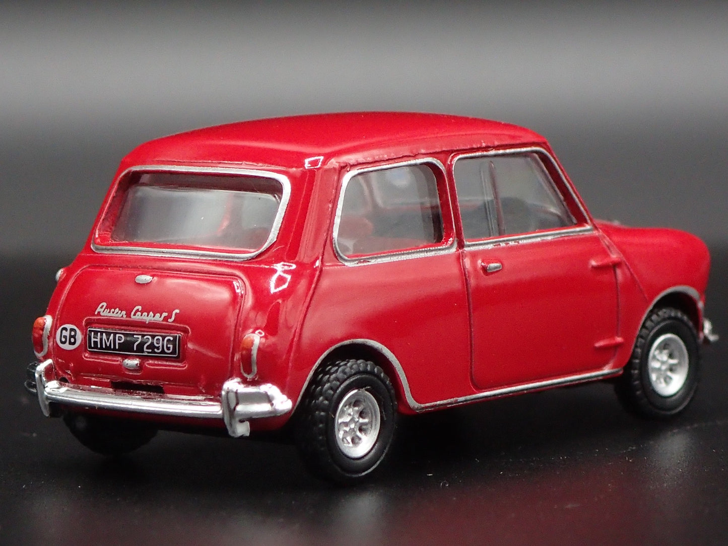 1959-1967 AUSTIN MINI COOPER S MK1 RED RARE 1:64 SCALE DIORAMA DIECAST MODEL CAR