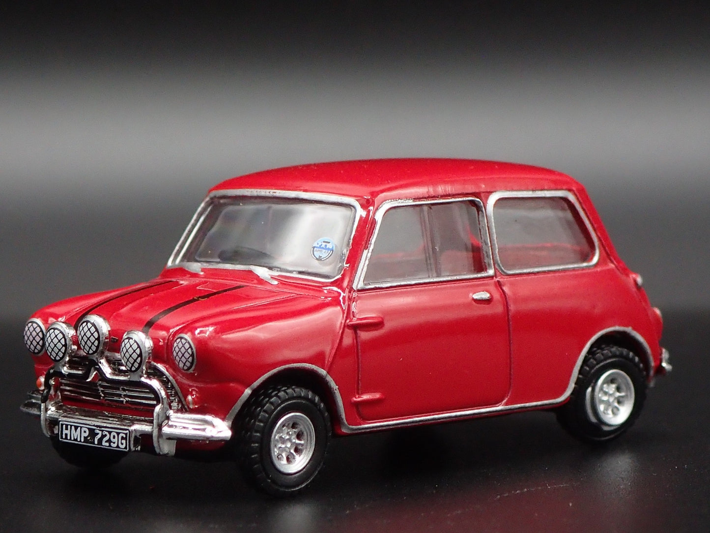 1959-1967 AUSTIN MINI COOPER S MK1 RED RARE 1:64 SCALE DIORAMA DIECAST MODEL CAR