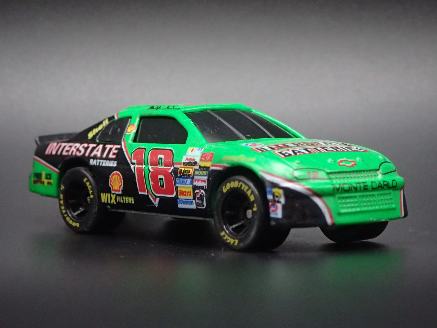 1995 CHEVROLET MONTE CARLO 18 BOBBY LABONTE NASCAR 1:64 SCALE DIECAST MODEL CAR