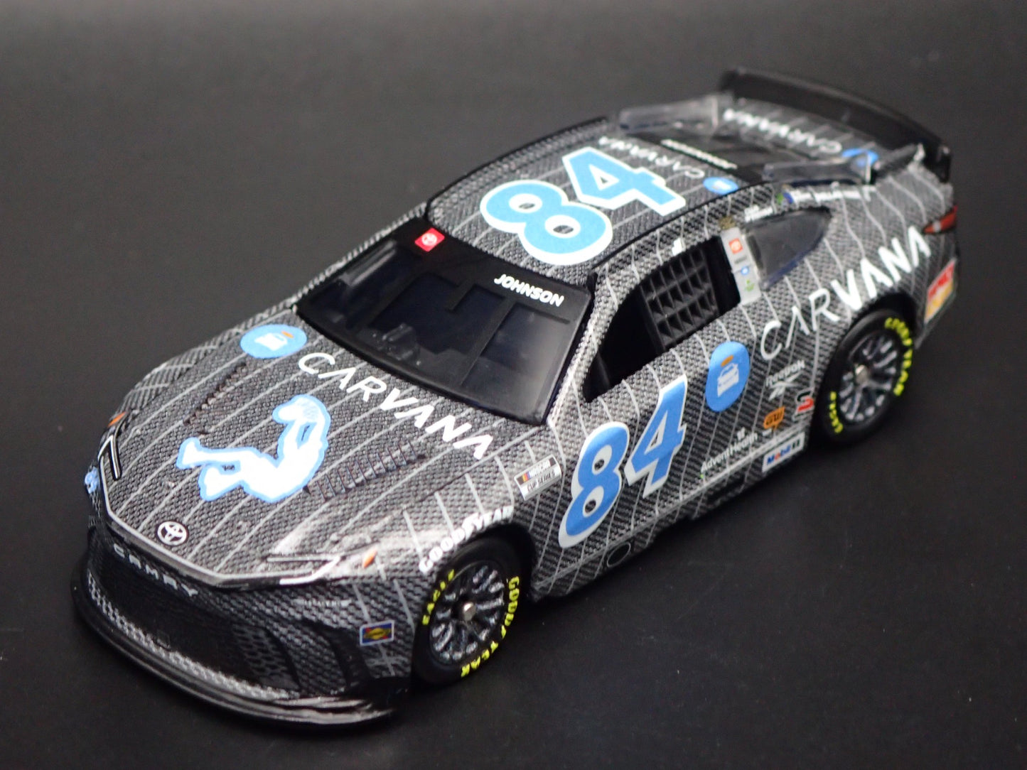 2025 25 TOYOTA CAMRY #84 JIMMIE JOHNSON CARVANA SHAQ NASCAR 1:64 DIECAST CAR