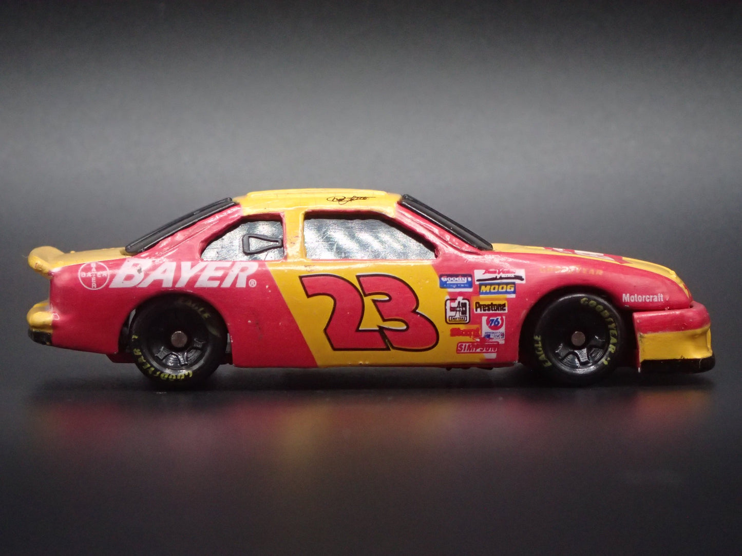 1995 95 FORD THUNDERBIRD 23 CHAD LITTLE NASCAR 1:64 SCALE DIECAST MODEL CAR