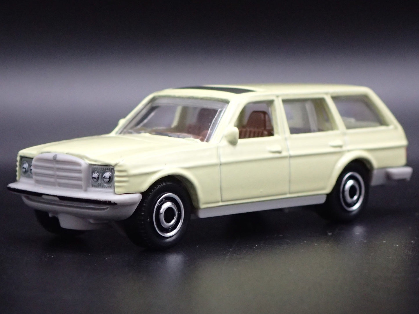 1978-1986 MERCEDES BENZ W123 STATION WAGON YELLOW 1:64 SCALE DIECAST MODEL CAR