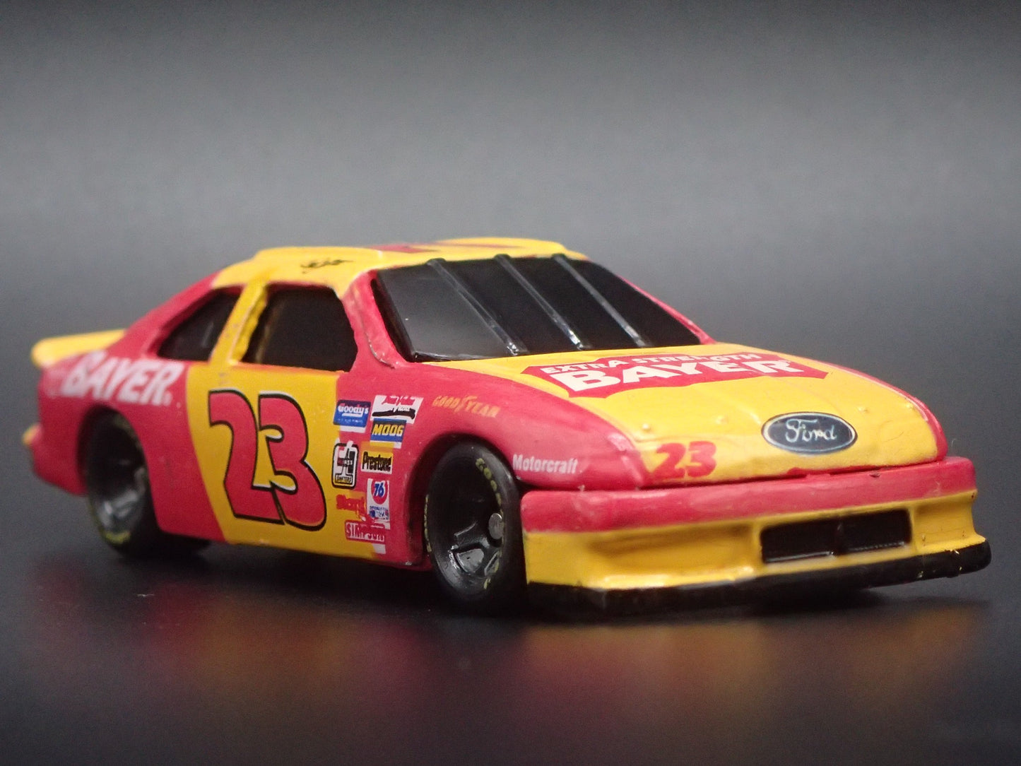 1995 95 FORD THUNDERBIRD 23 CHAD LITTLE NASCAR 1:64 SCALE DIECAST MODEL CAR