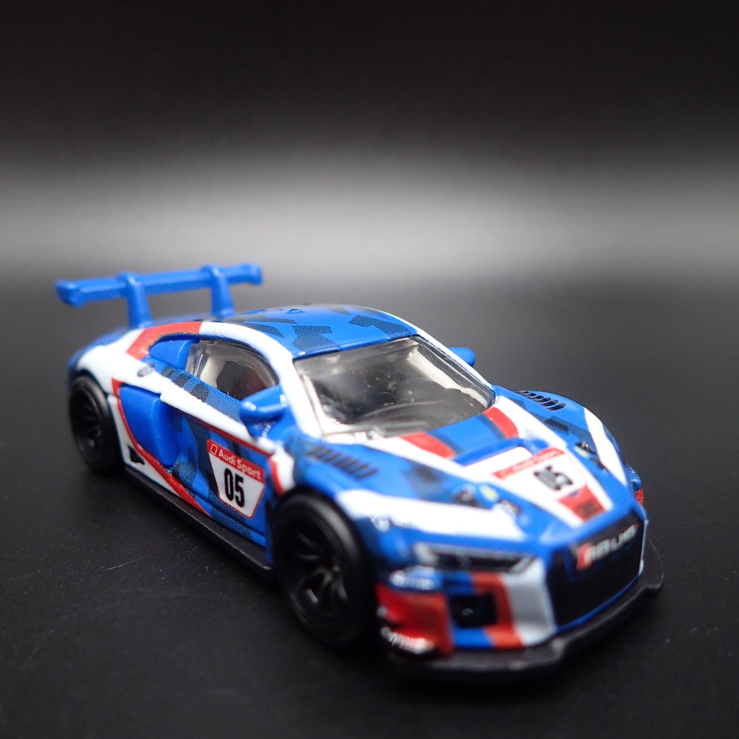 AUDI R8 LMS AUDI SPORT #05 BLUE 1:64 SCALE COLLECTIBLE DIORAMA DIECAST MODEL CAR