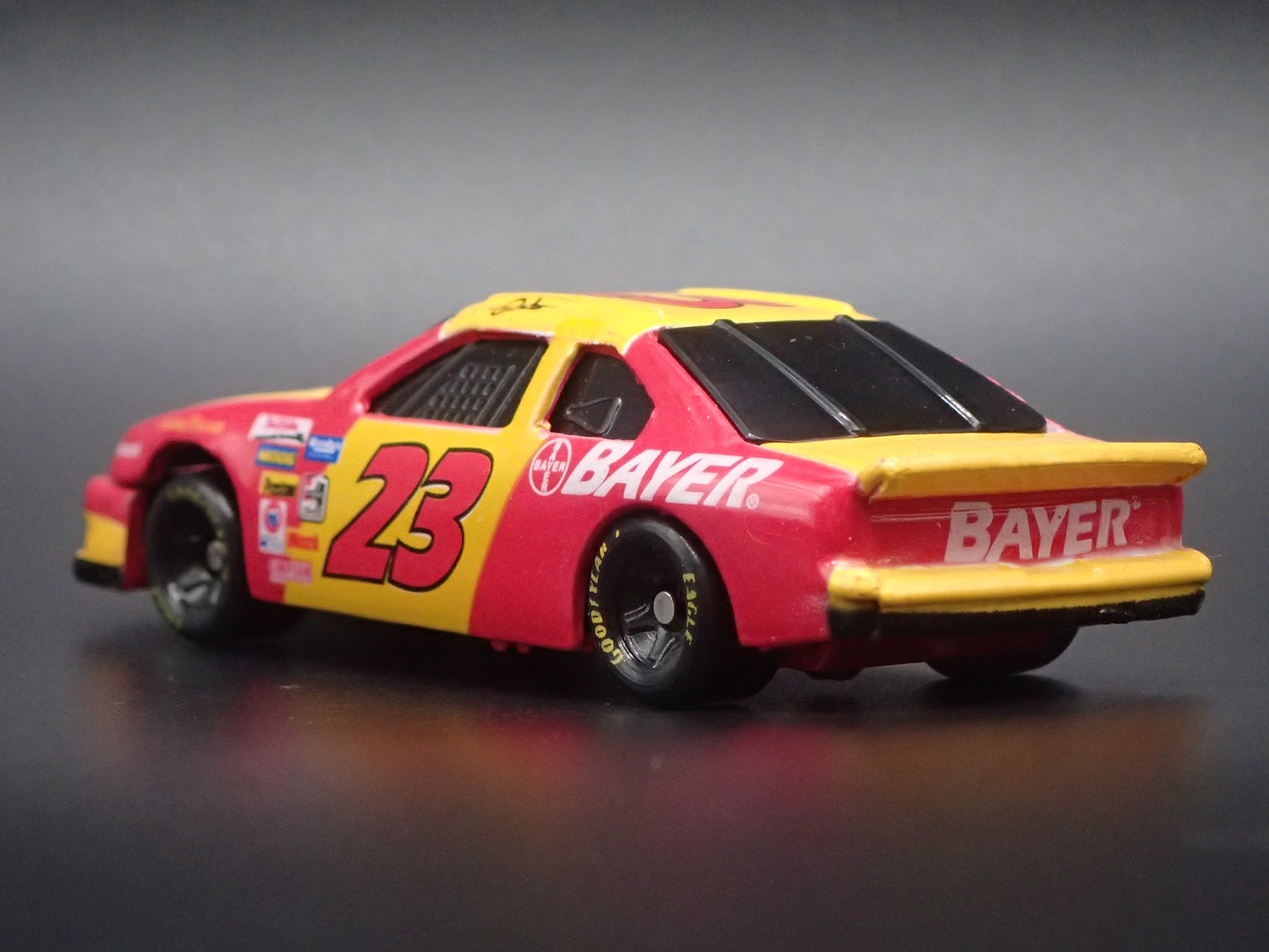 1995 95 FORD THUNDERBIRD 23 CHAD LITTLE NASCAR 1:64 SCALE DIECAST MODEL CAR