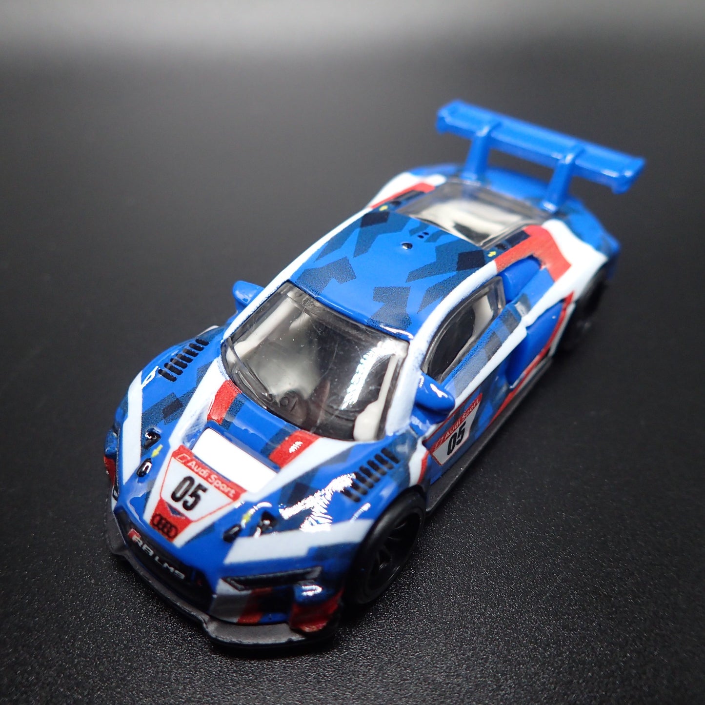 AUDI R8 LMS AUDI SPORT #05 BLUE 1:64 SCALE COLLECTIBLE DIORAMA DIECAST MODEL CAR