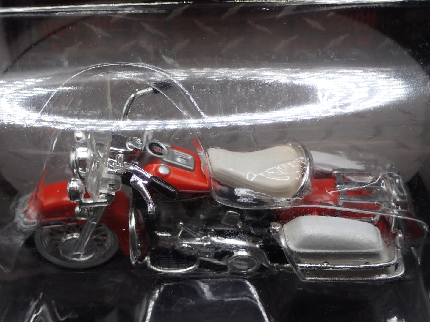 1968 FLH ELECTRA GLIDE HARLEY DAVIDSON MOTORCYCLE H-D MAISTO 1:24 DIECAST MODEL