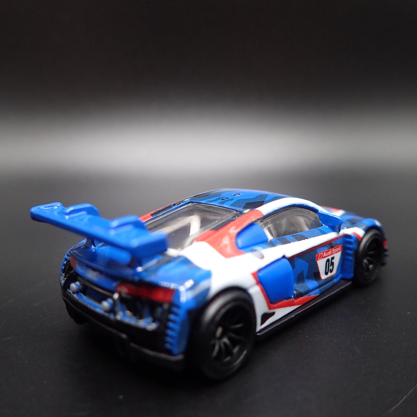 AUDI R8 LMS AUDI SPORT #05 BLUE 1:64 SCALE COLLECTIBLE DIORAMA DIECAST MODEL CAR