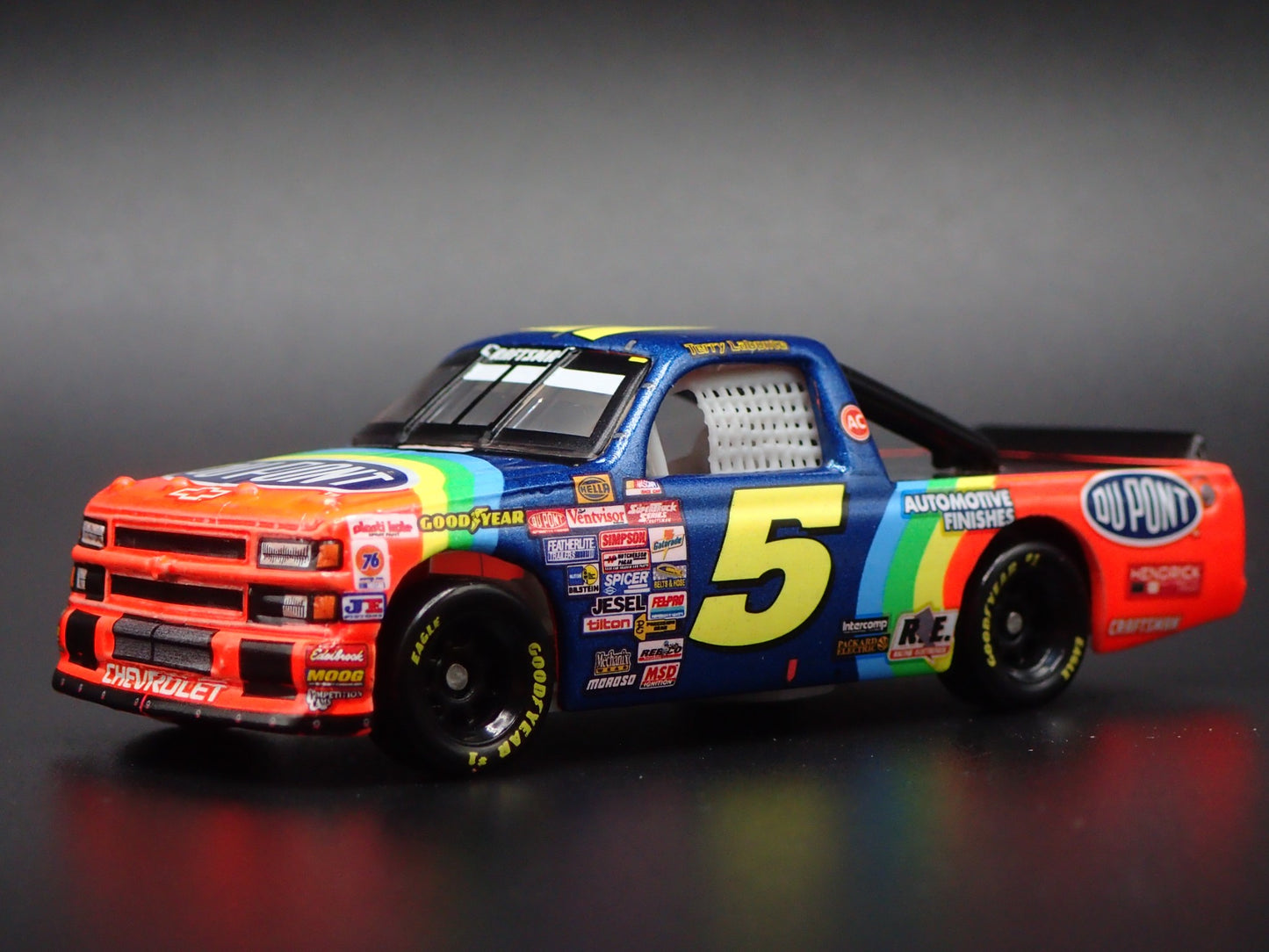 1995 CHEVY SILVERADO #5 TERRY LABONTE DUPONT WIN NASCAR TRUCK 1:64 DIECAST CAR