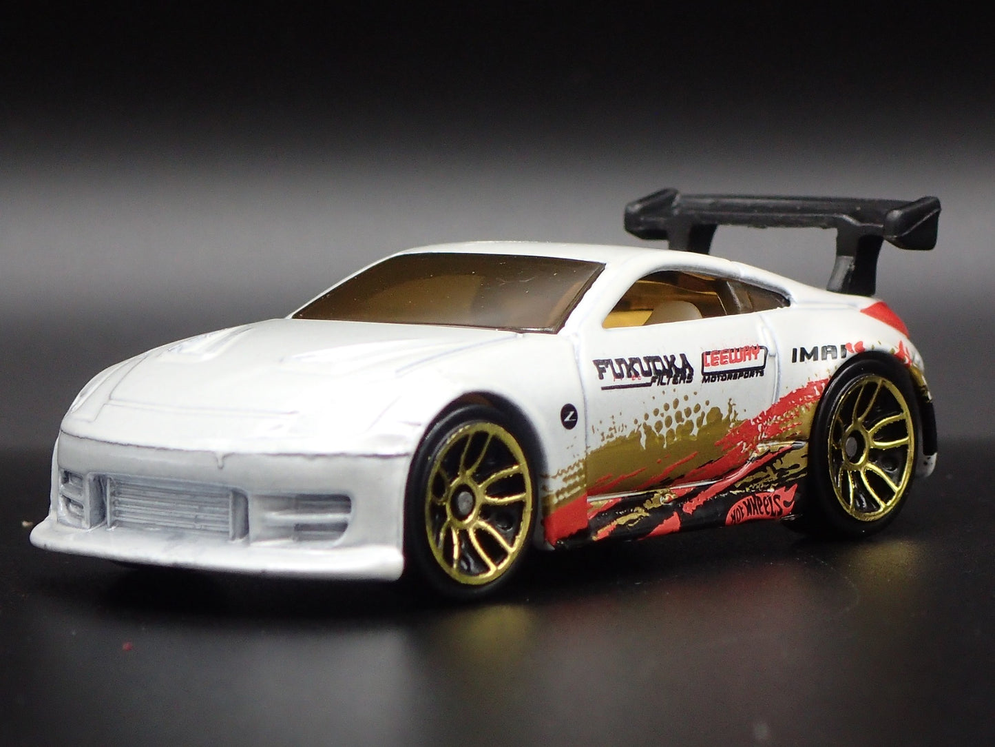 2003-2009 NISSAN 350Z JDM WHITE 1:64 SCALE COLLECTIBLE DIORAMA DIECAST MODEL CAR