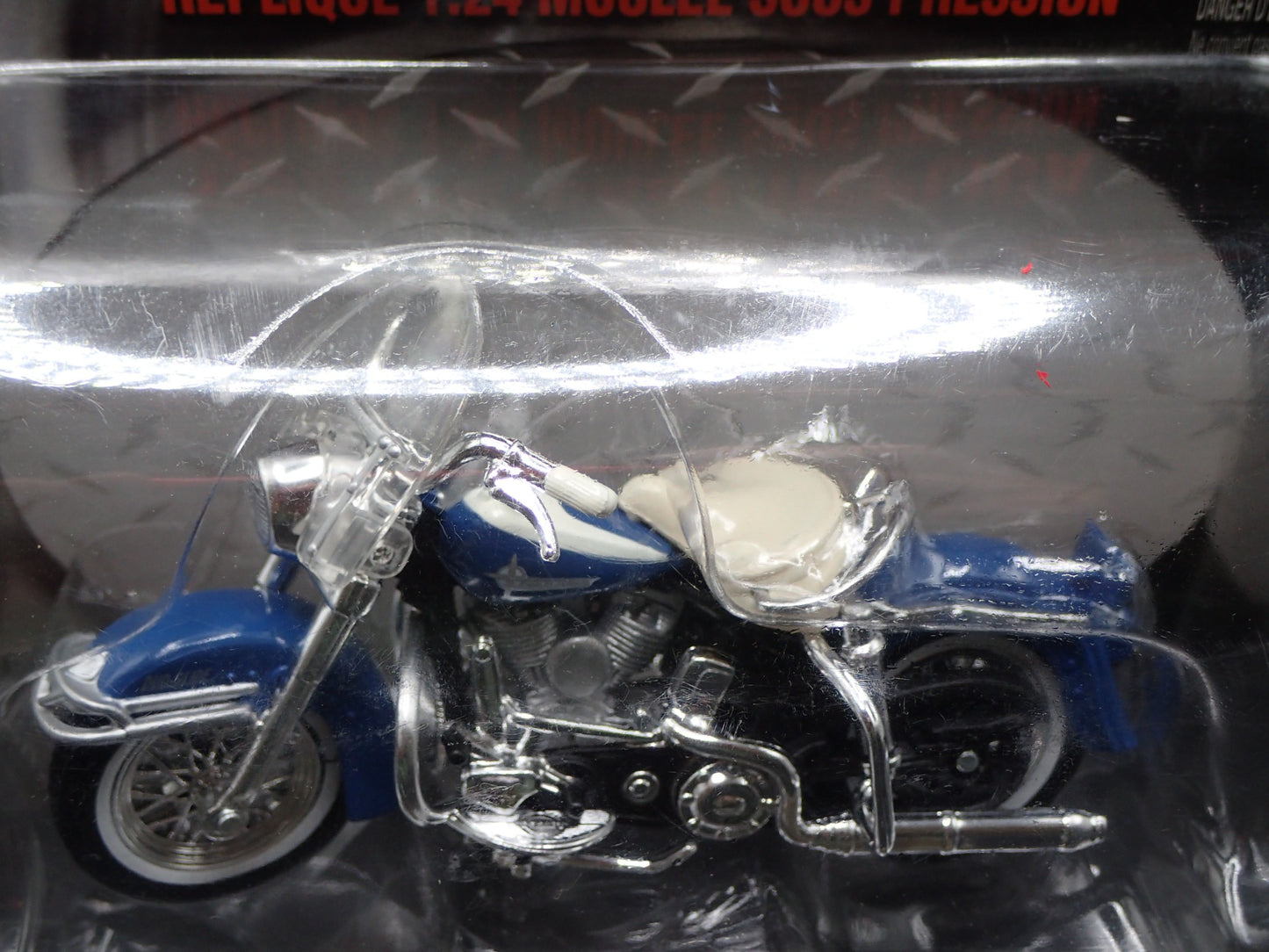 1962 62 FLH DUO GLIDE HARLEY DAVIDSON MOTORCYCLE MAISTO 1:24 DIECAST MODEL BIKE