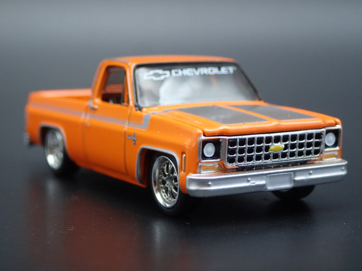 1980 80 CHEVY CHEVROLET PICKUP TRUCK SQUAREBODY 1:64 SCALE DIECAST MODEL CAR