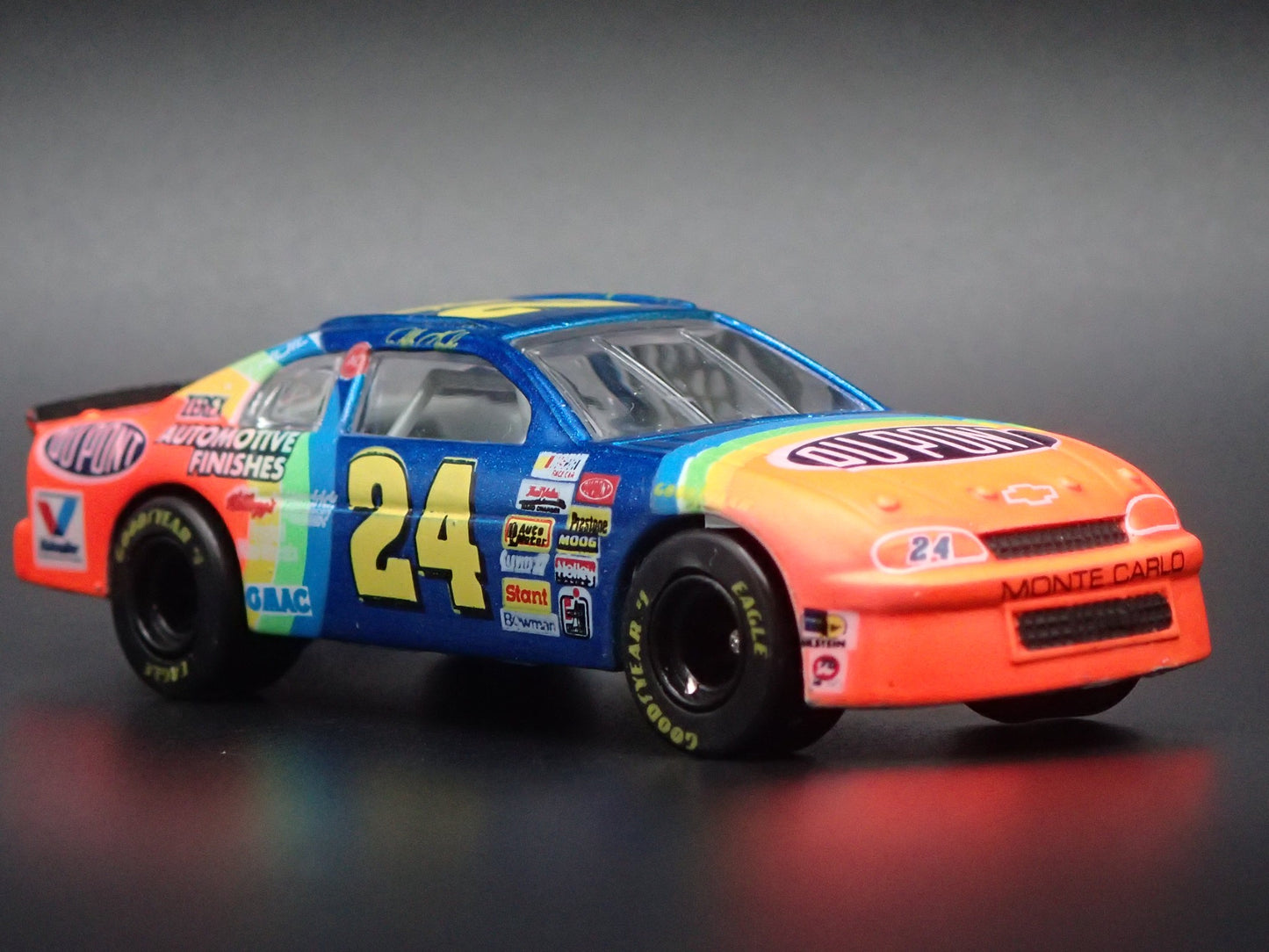 1995 95 CHEVROLET MONTE CARLO 24 JEFF GORDON NASCAR 1:64 SCALE DIECAST MODEL CAR