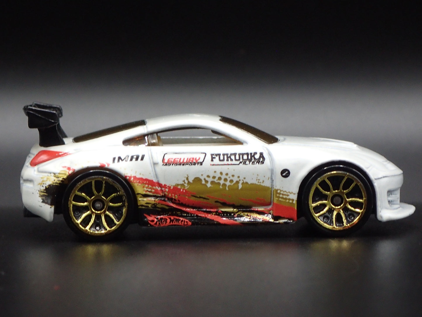 2003-2009 NISSAN 350Z JDM WHITE 1:64 SCALE COLLECTIBLE DIORAMA DIECAST MODEL CAR