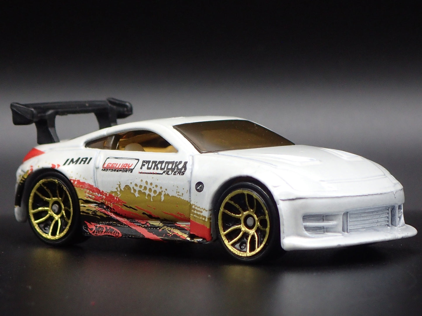 2003-2009 NISSAN 350Z JDM WHITE 1:64 SCALE COLLECTIBLE DIORAMA DIECAST MODEL CAR