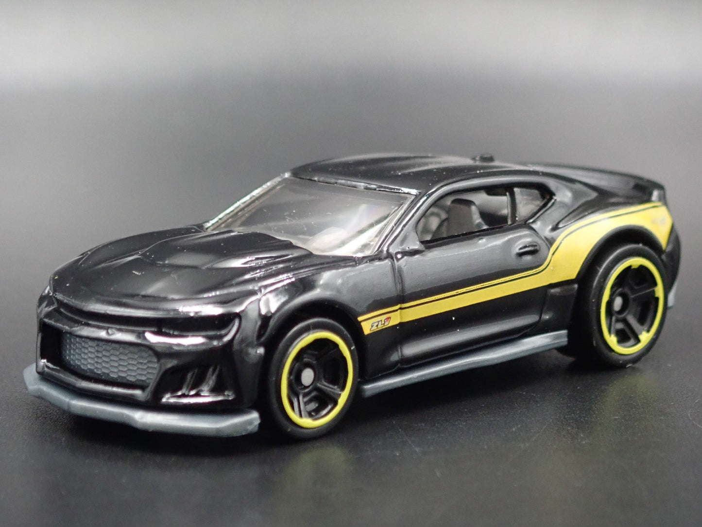 2016-2024 CHEVY CHEVROLET CAMARO ZL1 BLACK 1/64 SCALE DIORAMA DIECAST MODEL CAR