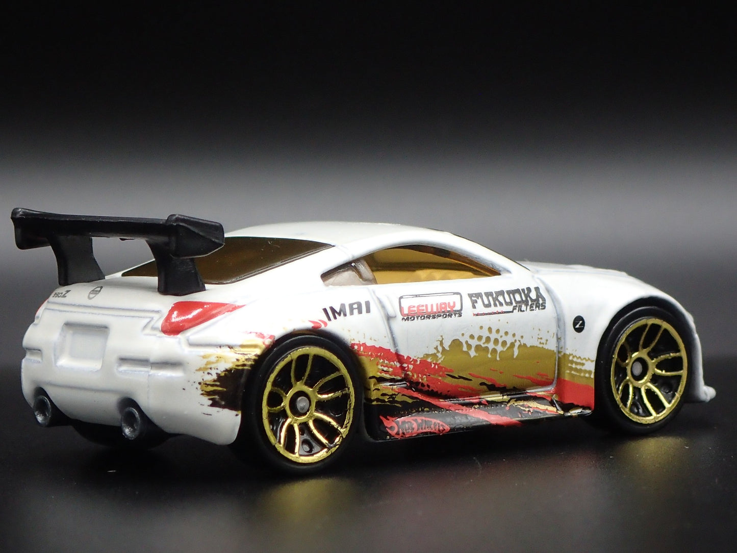 2003-2009 NISSAN 350Z JDM WHITE 1:64 SCALE COLLECTIBLE DIORAMA DIECAST MODEL CAR