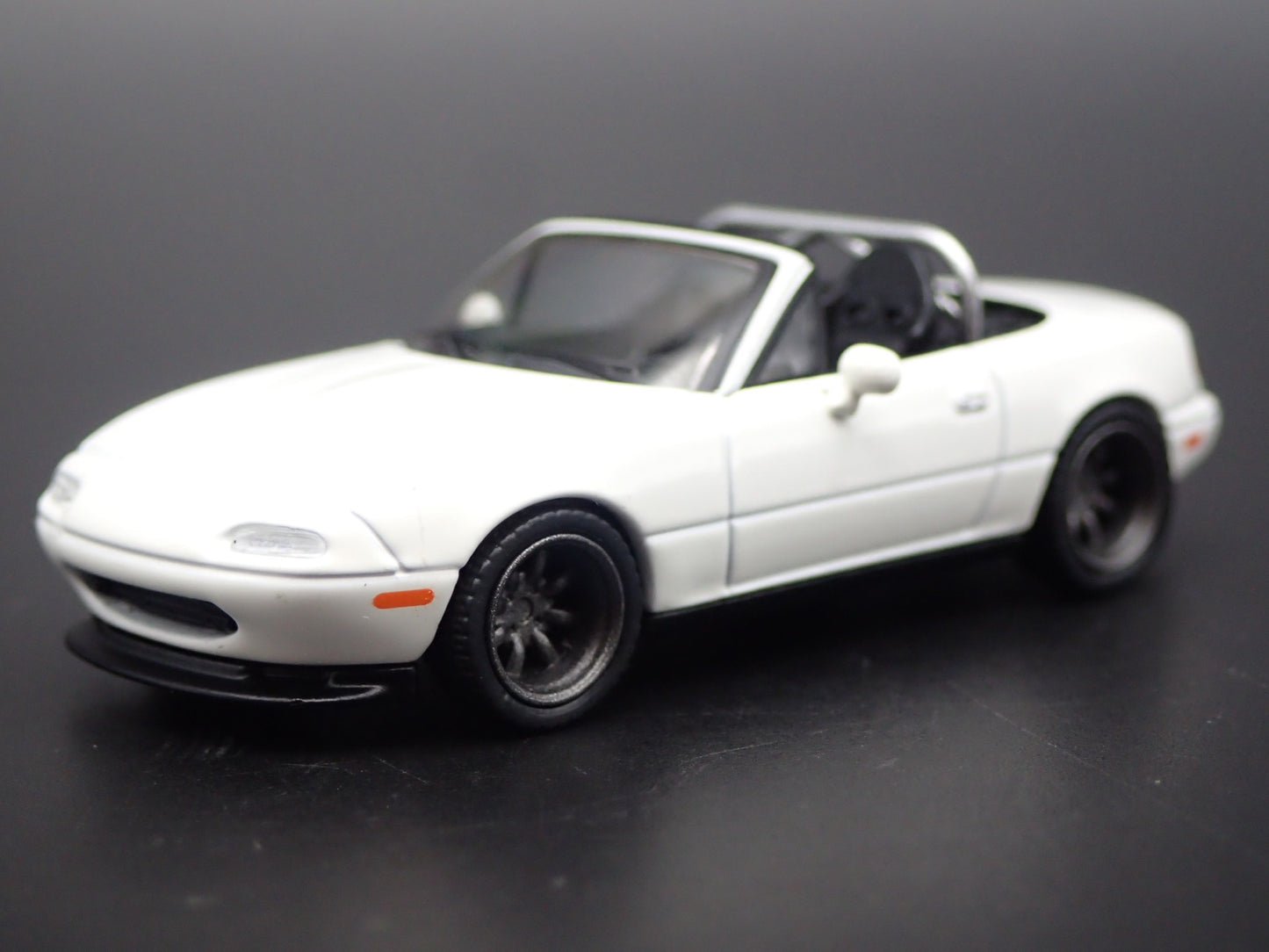 1989-1997 MAZDA MX5 MIATA CONVERTIBLE NA 1:64 SCALE DIORAMA DIECAST MODEL CAR