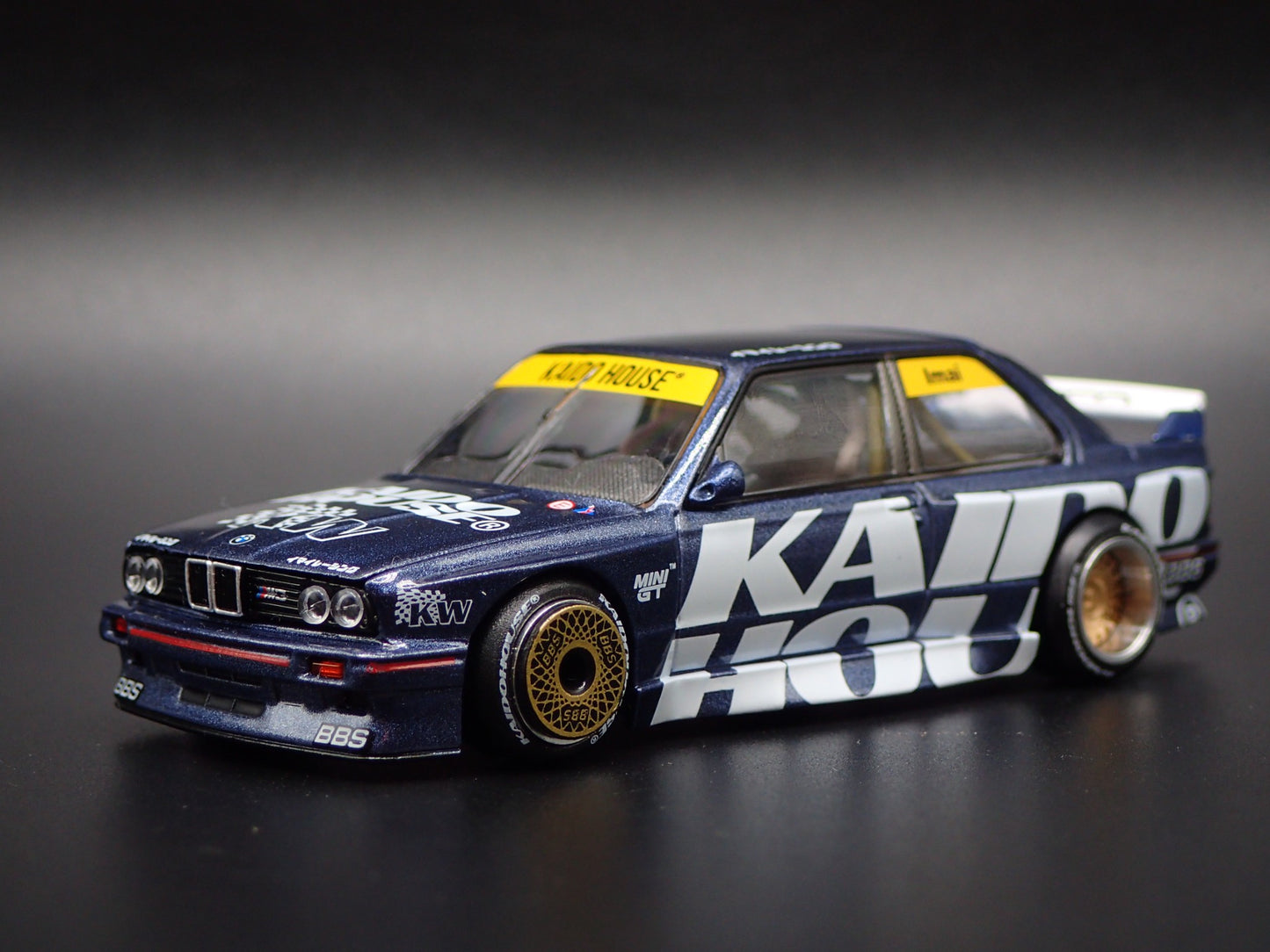 1986-1991 BMW M3 E30 KAIDO WORKS V1 1:64 SCALE COLLECTIBLE DIECAST MODEL CAR