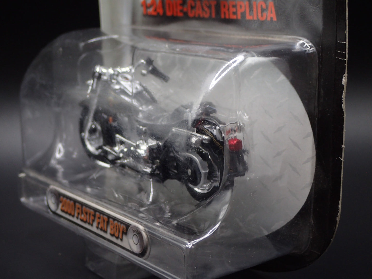 2000 00 FLSTF FAT BOY HARLEY DAVIDSON MOTORCYCLE HD 1:24 SCALE DIECAST MODEL