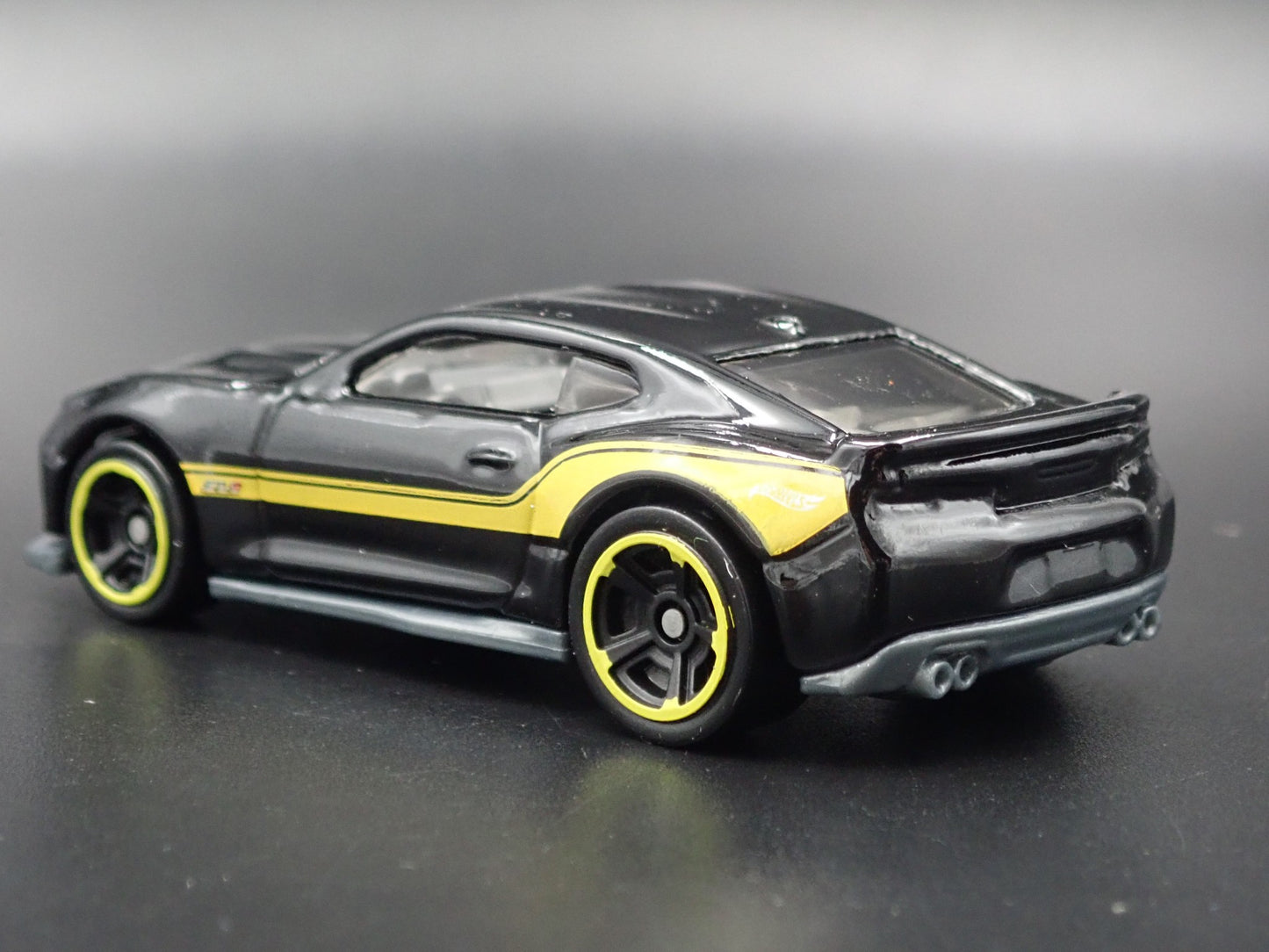 2016-2024 CHEVY CHEVROLET CAMARO ZL1 BLACK 1/64 SCALE DIORAMA DIECAST MODEL CAR