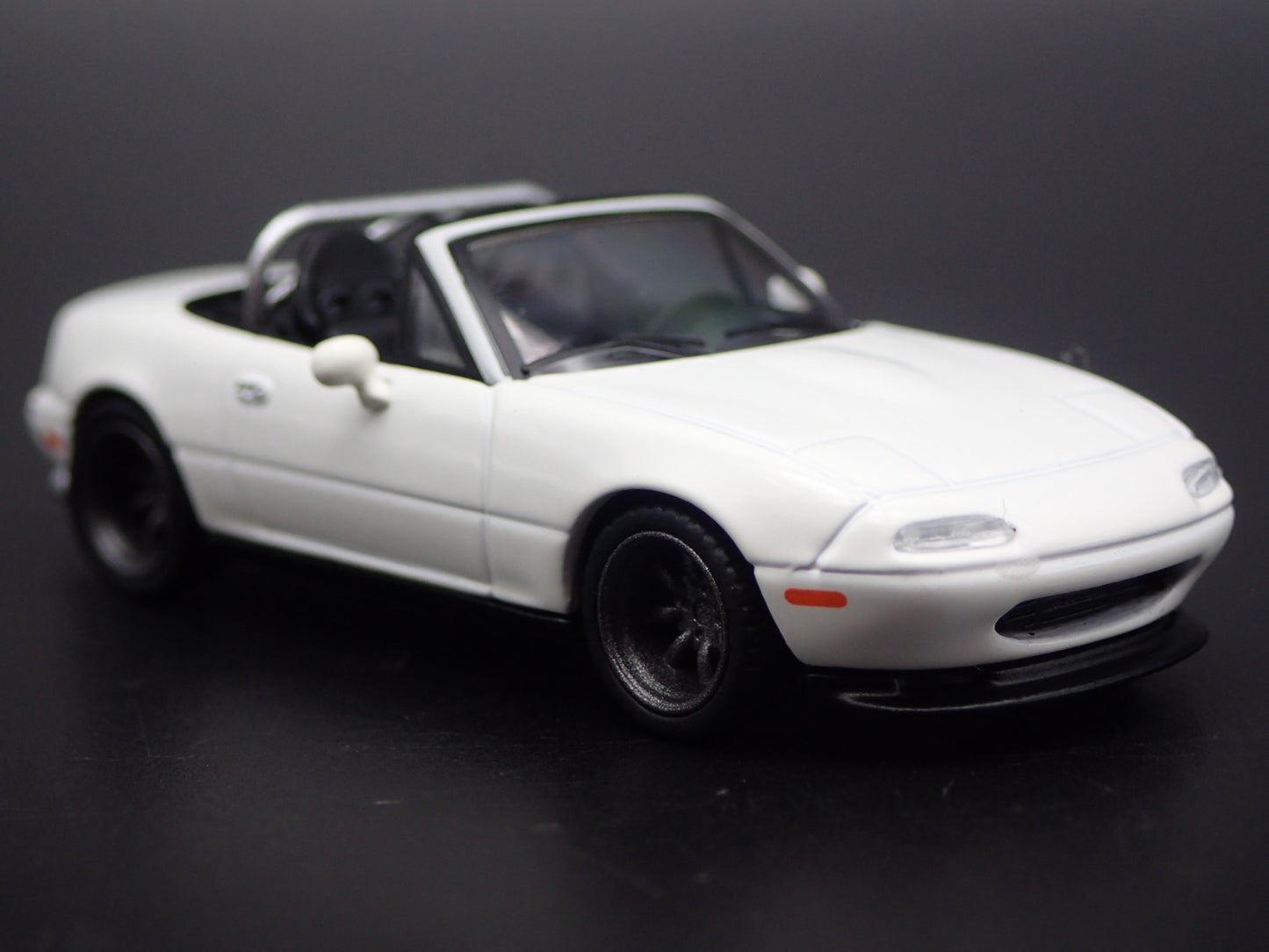 1989-1997 MAZDA MX5 MIATA CONVERTIBLE NA 1:64 SCALE DIORAMA DIECAST MODEL CAR