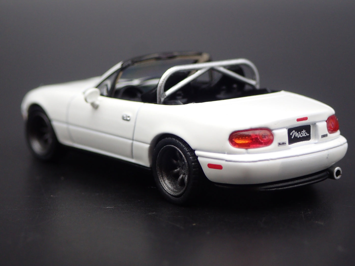1989-1997 MAZDA MX5 MIATA CONVERTIBLE NA 1:64 SCALE DIORAMA DIECAST MODEL CAR