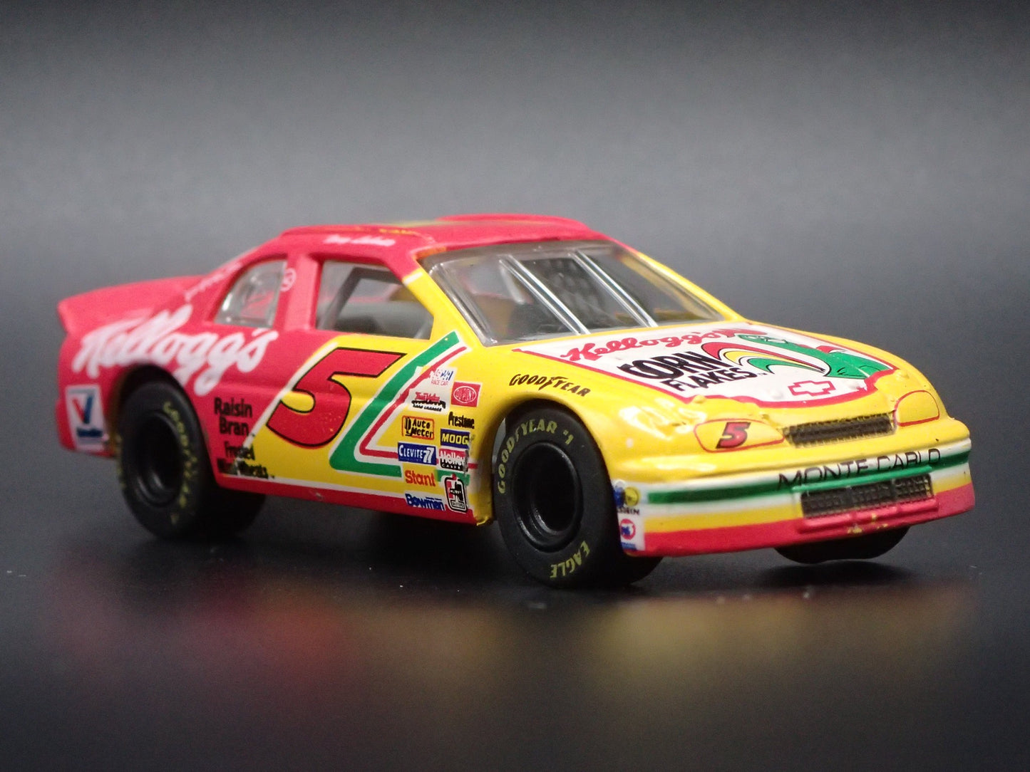 1995 CHEVROLET MONTE CARLO 5 TERRY LABONTE NASCAR 1:64 SCALE DIECAST MODEL CAR