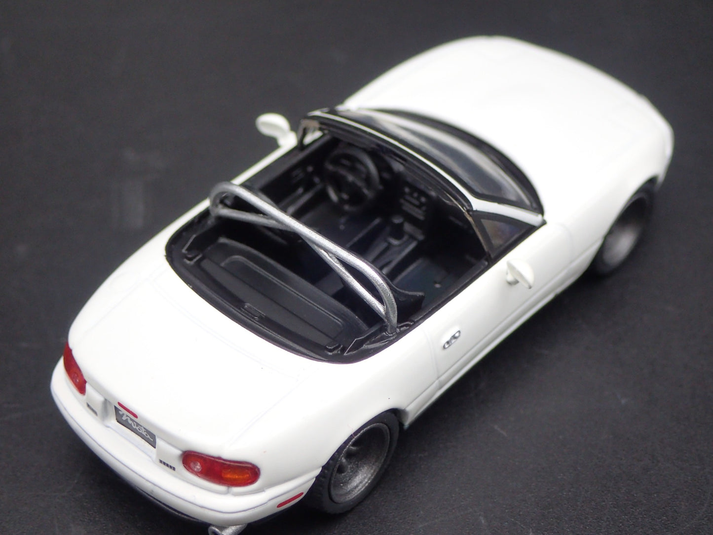1989-1997 MAZDA MX5 MIATA CONVERTIBLE NA 1:64 SCALE DIORAMA DIECAST MODEL CAR