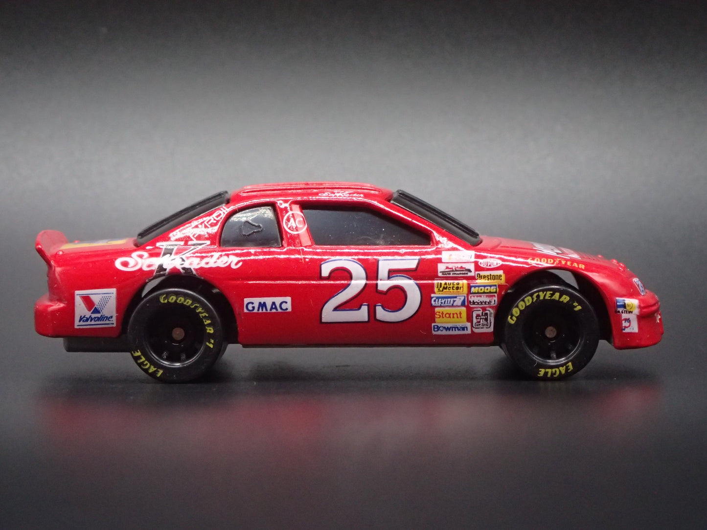 1995 CHEVY CHEVROLET MONTE CARLO 25 KEN SCHRADER NASCAR 1:64 DIECAST MODEL CAR