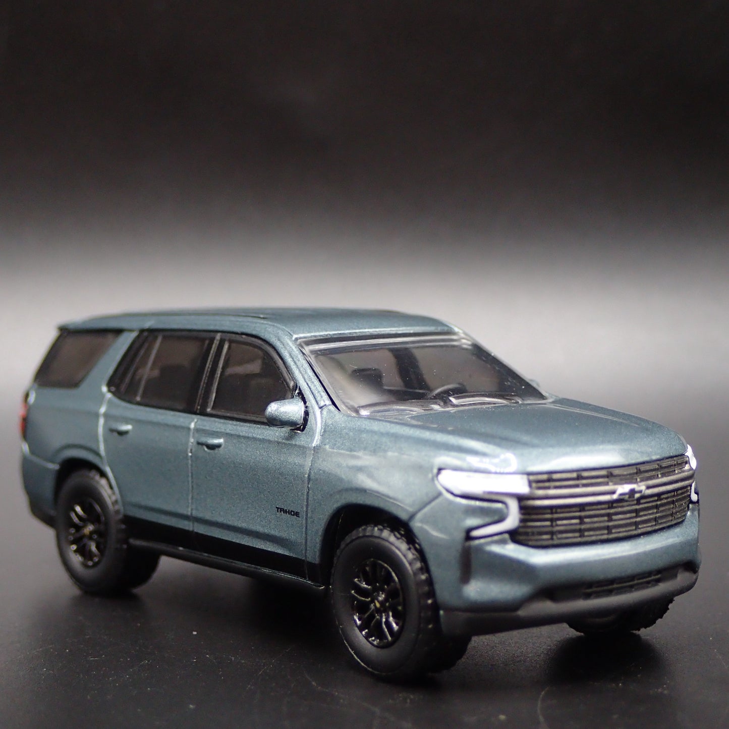 2021-2025 CHEVY CHEVROLET TAHOE RST RARE 1:64 SCALE DIORAMA DIECAST MODEL CAR