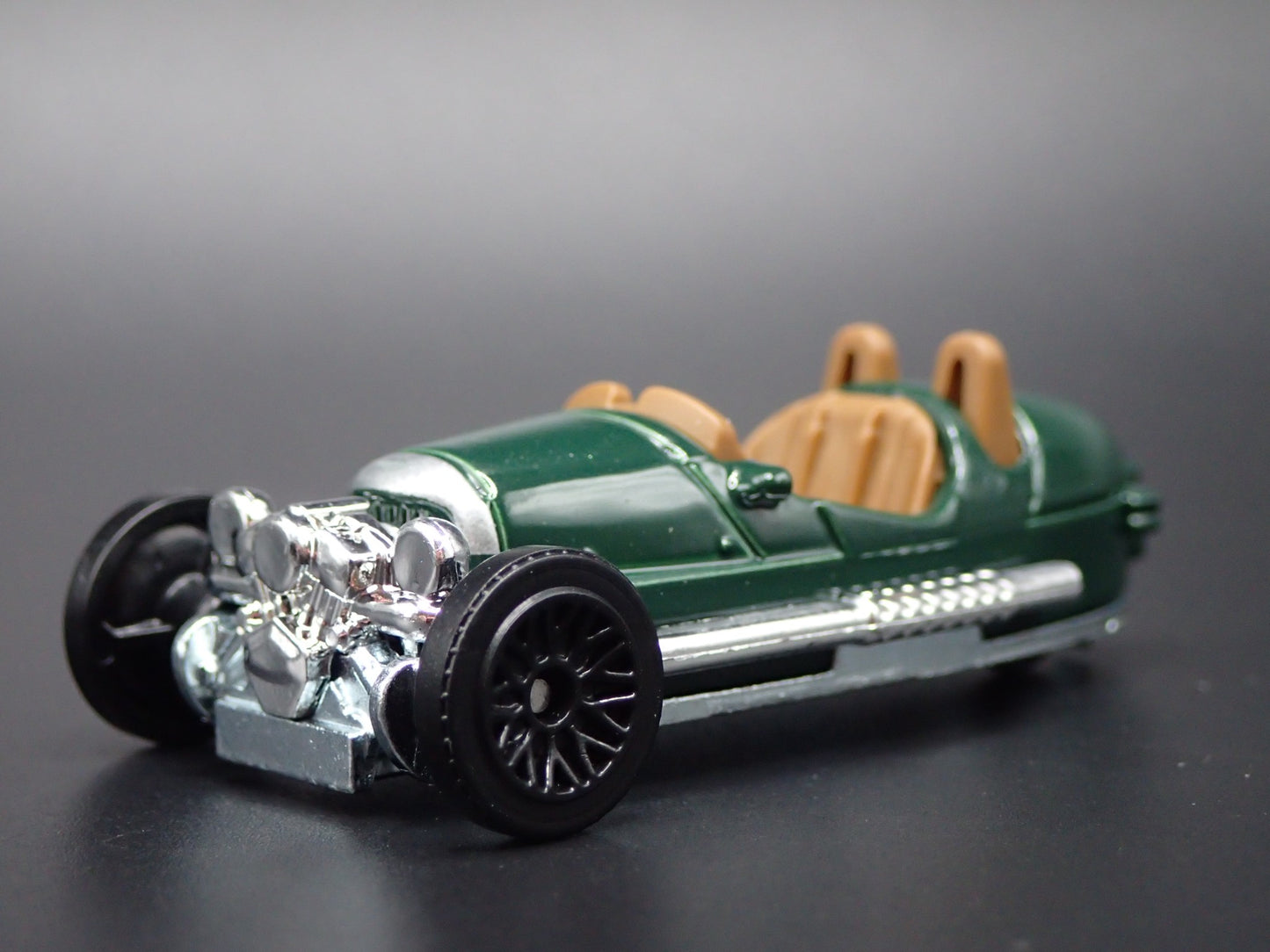 2022-2025 MORGAN 3 WHEELER GRN 1:64 SCALE COLLECTIBLE DIORAMA DIECAST MODEL CAR