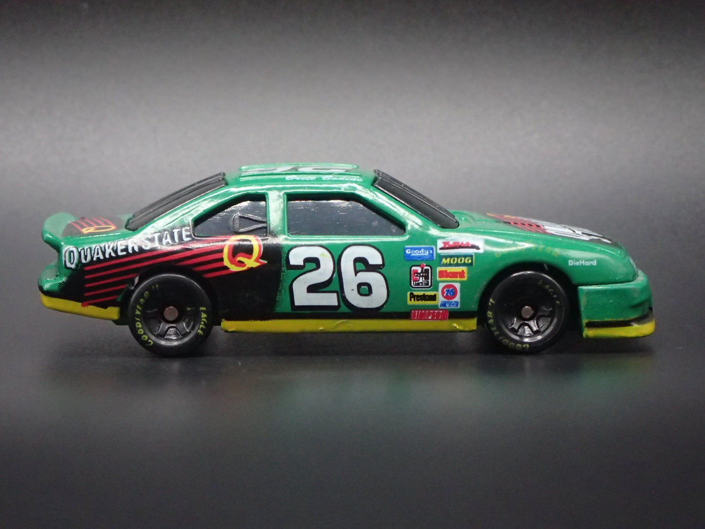 1994 94 FORD THUNDERBIRD 26 BRETT BODINE  NASCAR 1:64 SCALE DIECAST MODEL CAR